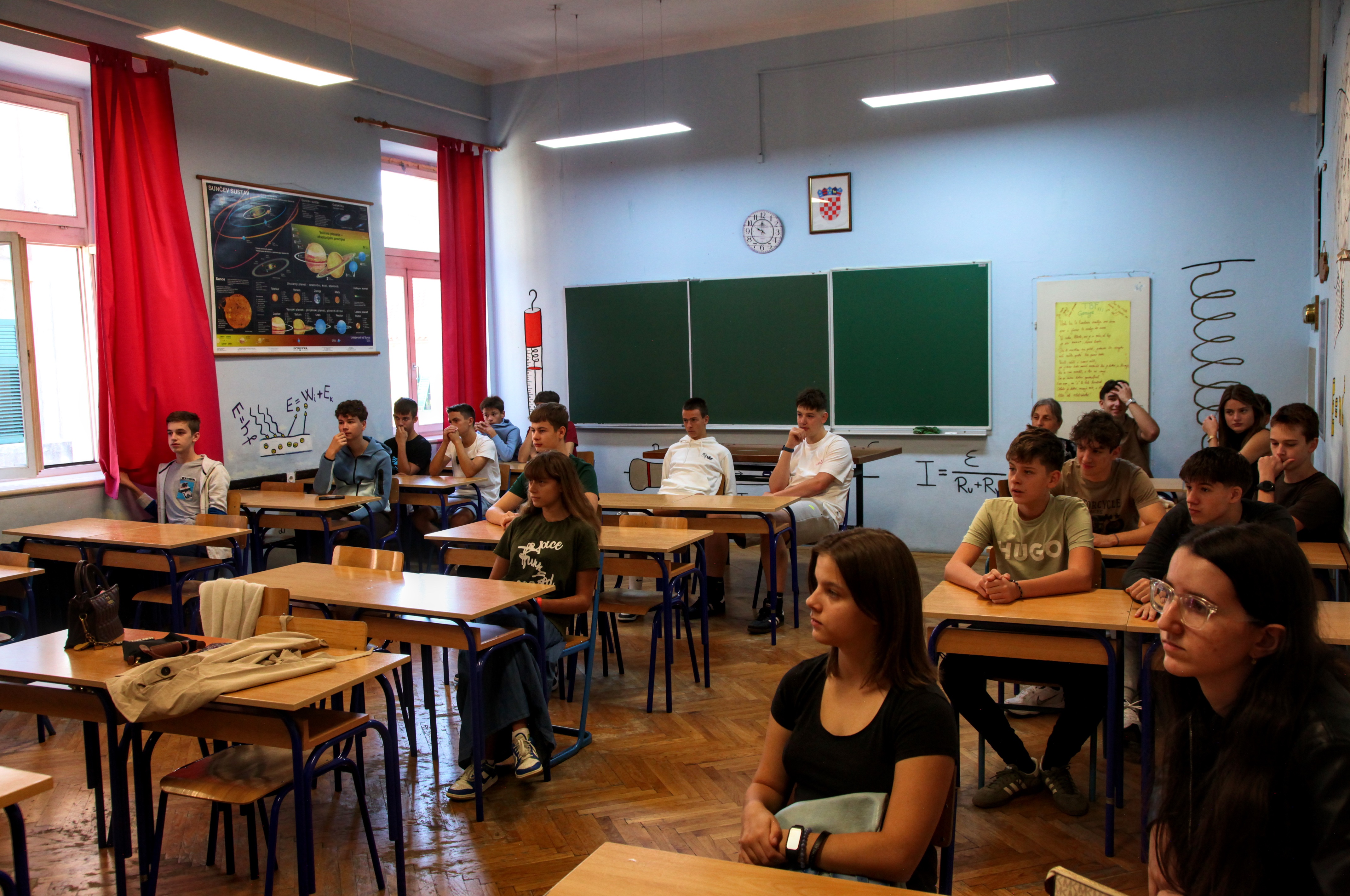 Učenici na predavanju Crobotics tima.